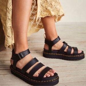 Dr marten Blaire sandal. Like new condition. Black. Wore once.